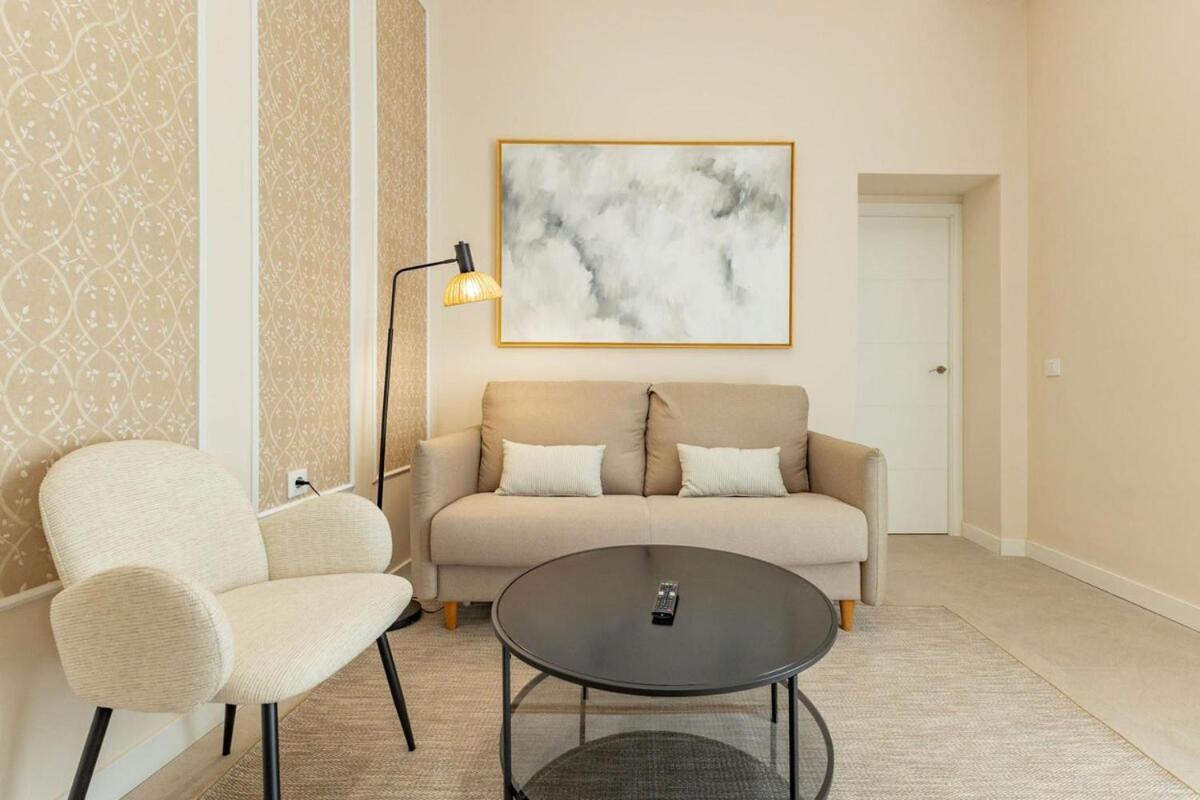Rodrigo De Triana Deluxe * Seville
